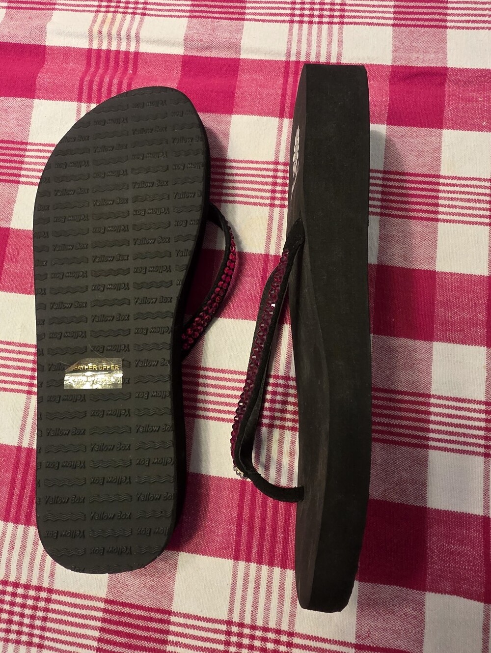 Yellow Box flip flops size 7 1/2 Red Rhinestone - Picture 3 of 6